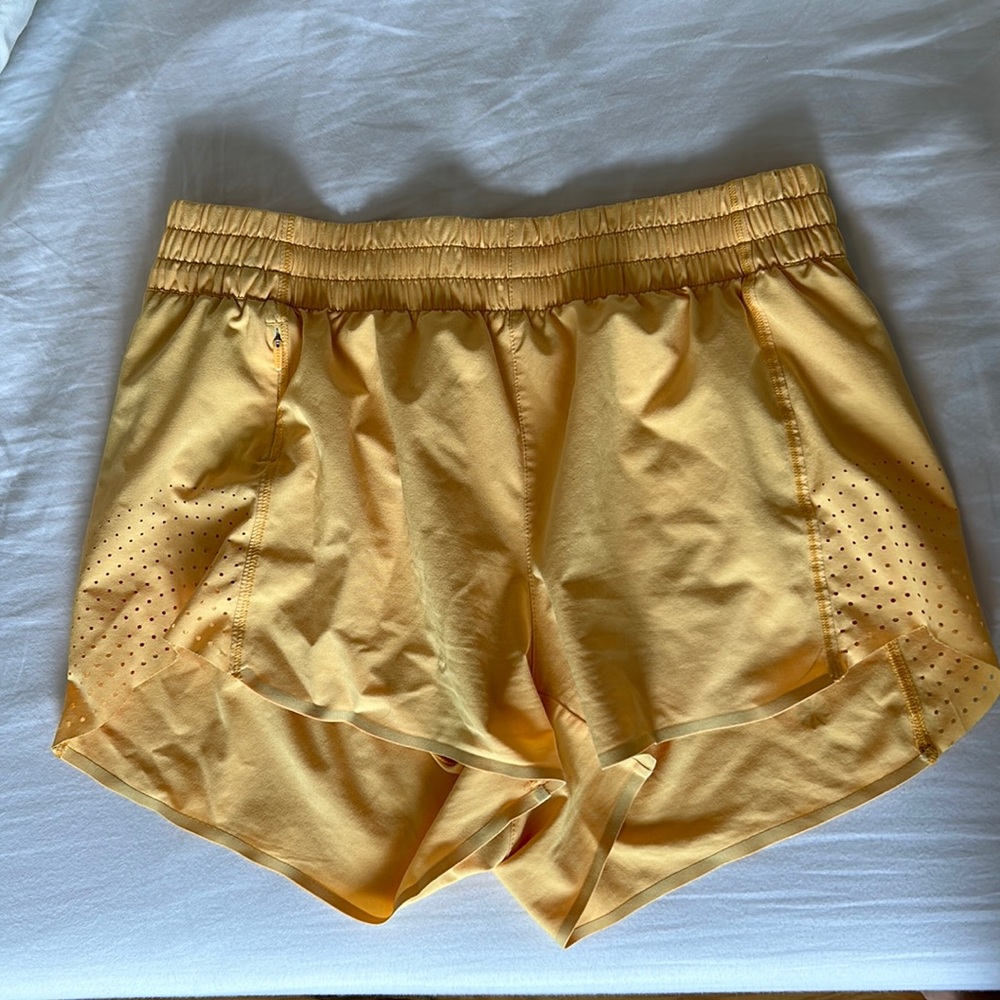 Athleta Hustle 3” Short
